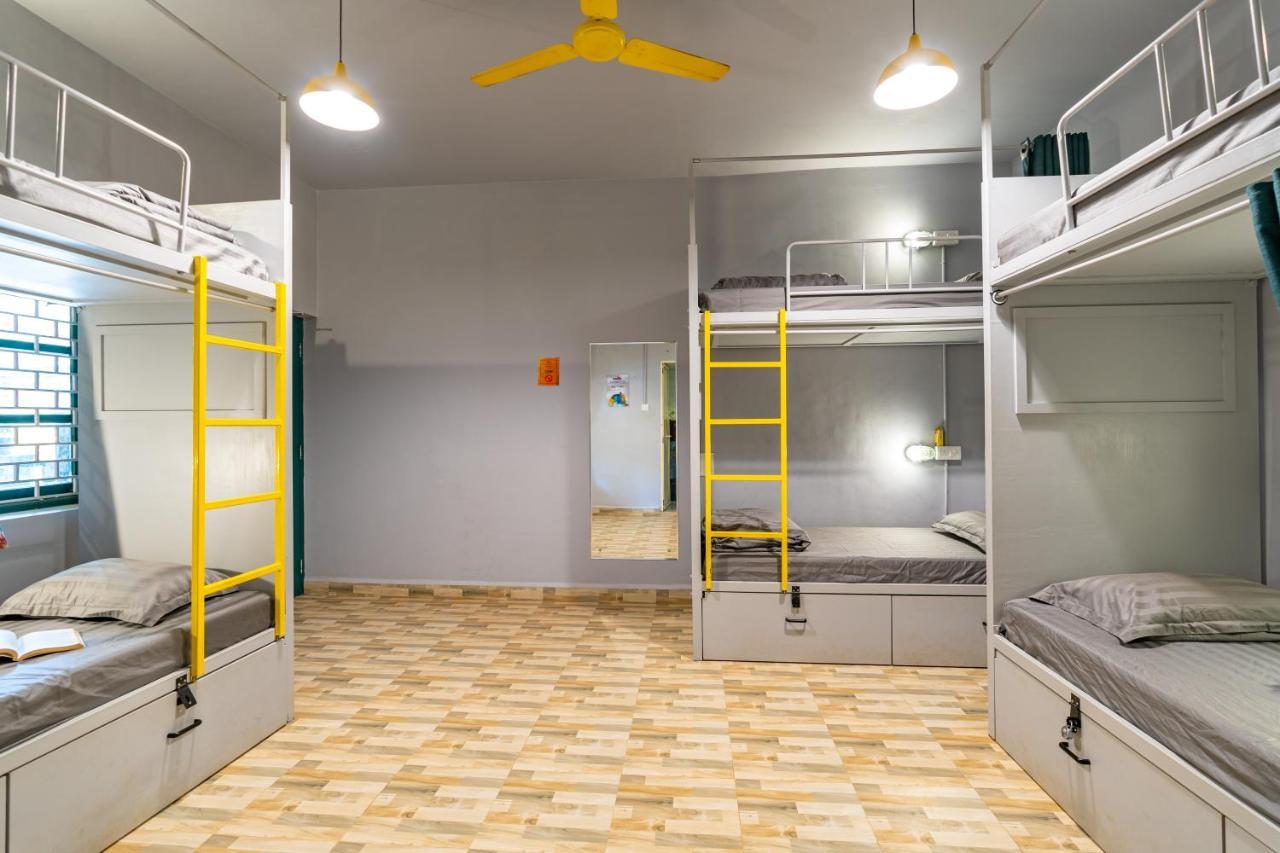Whoopers Hostel Anjuna, Goa Eksteriør bilde
