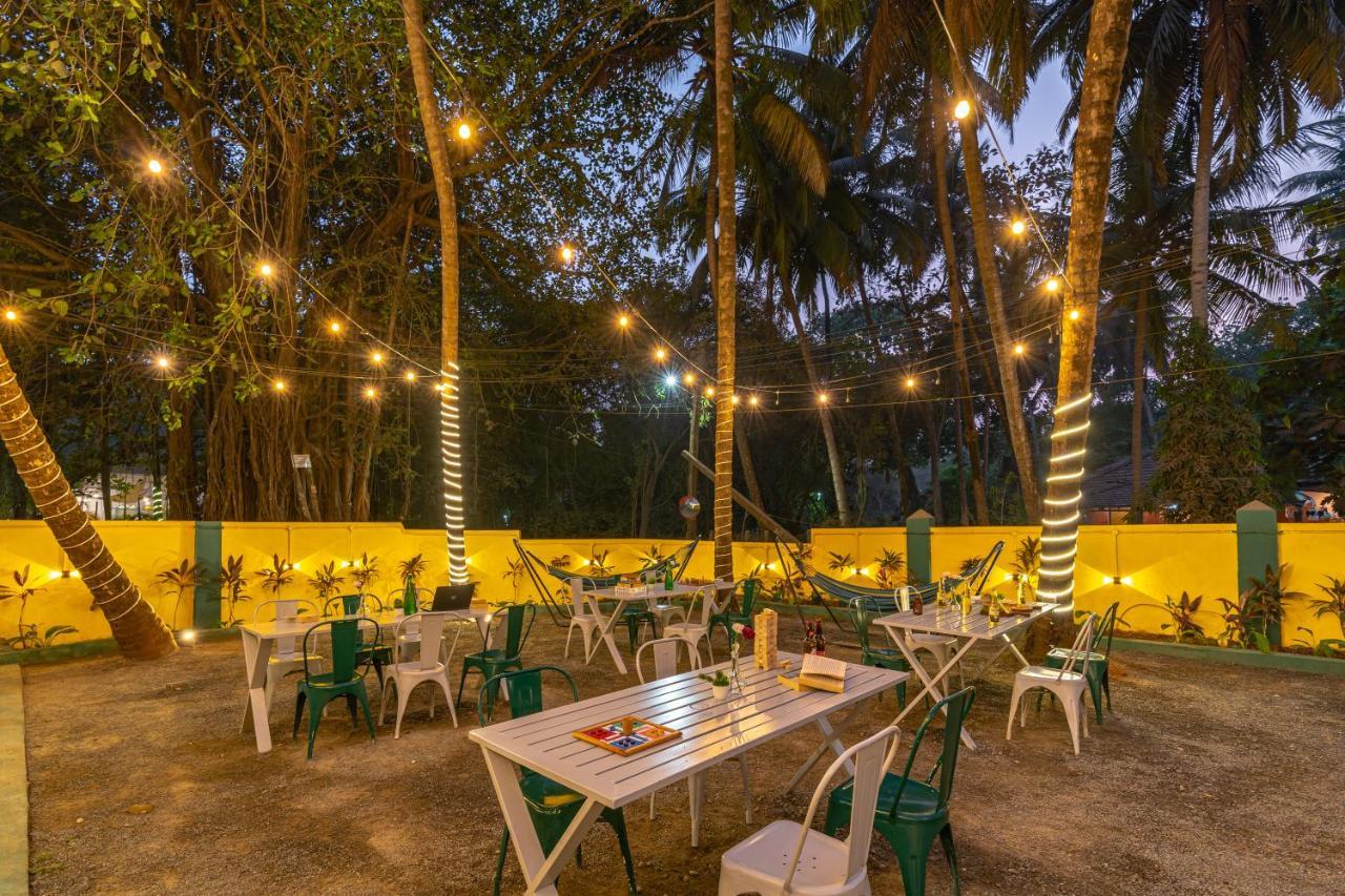 Whoopers Hostel Anjuna, Goa Eksteriør bilde